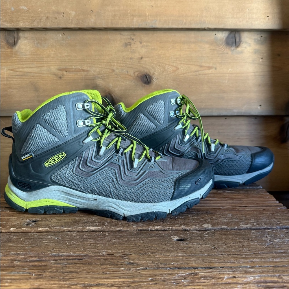 KEEN Men’s Aphlex Mid Waterproof Boots